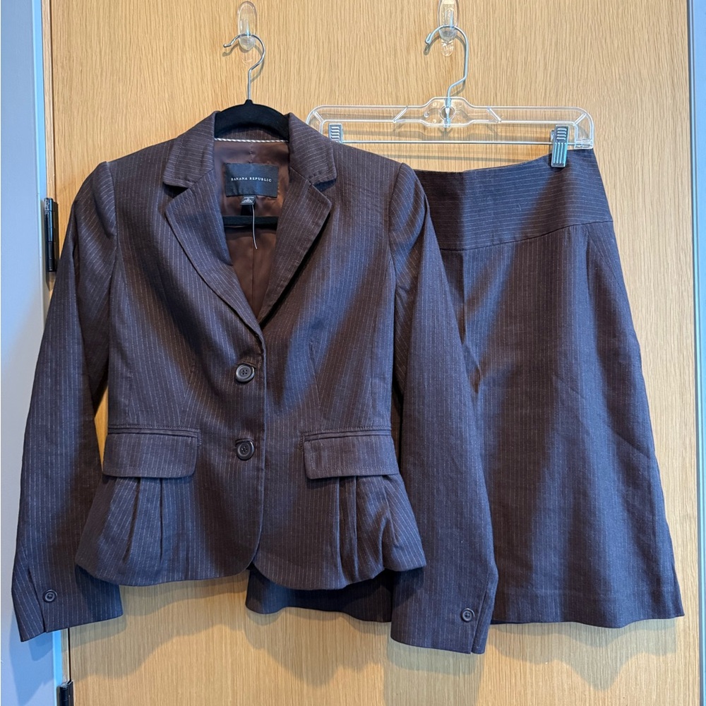 NWOT Banana Republic Brown Pinstripe Blazer and Skirt Set with Pleating Detail - Picture 3 of 7